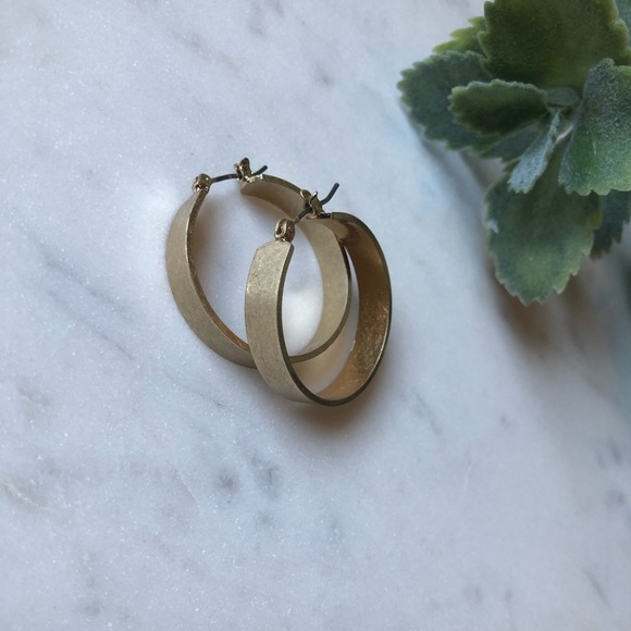 The Ava - The Vintage Hoop - Picture 7 of 8